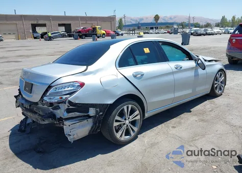 2016 Mercedes-Benz C 300 Luxury/Sport из США, поврежденный, VIN 55SWF4JB2GU128850